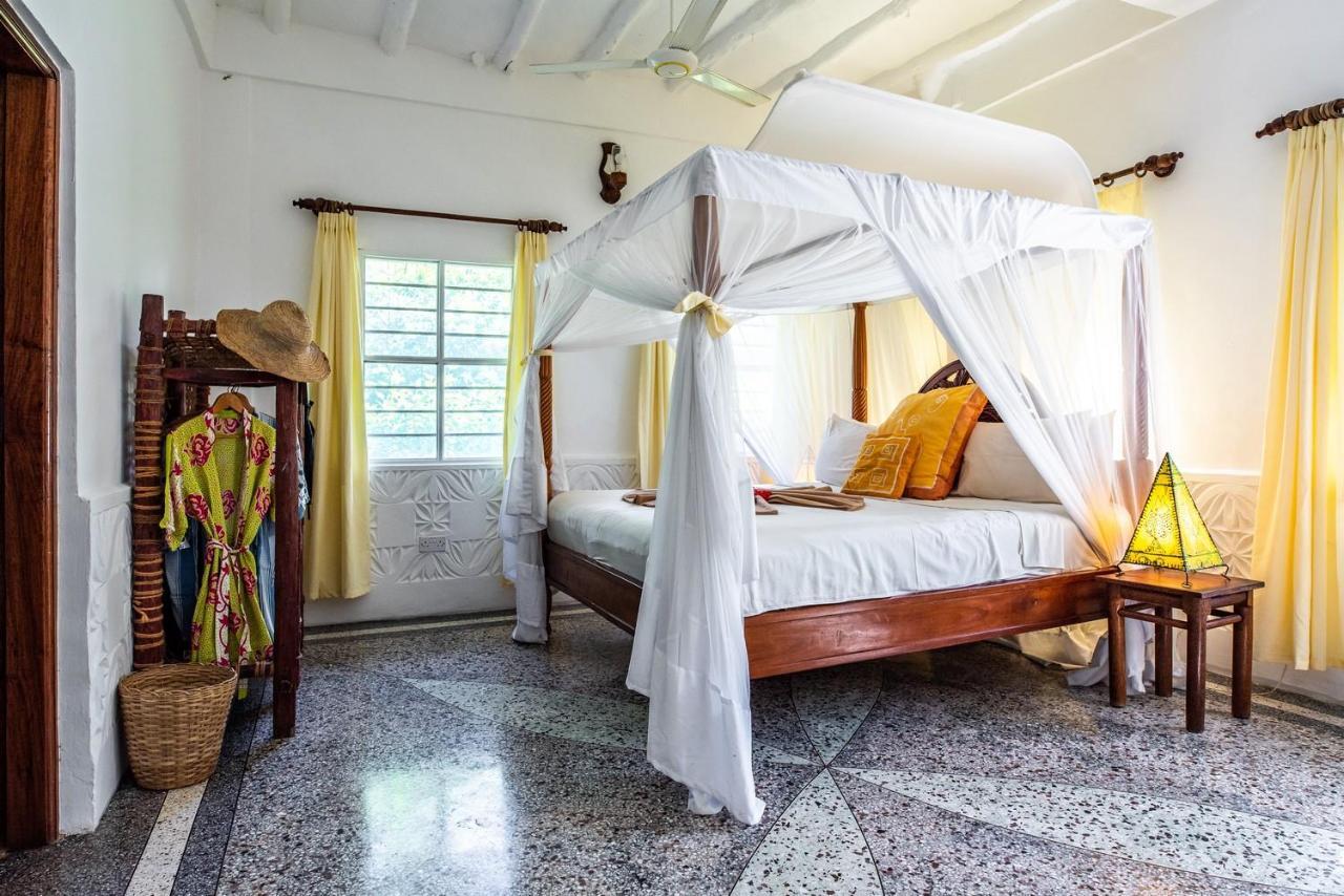 Hotel Pongwe Beach Hotel 3*